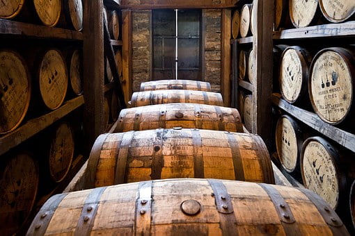 distillery-barrels-591602__340-disterllery