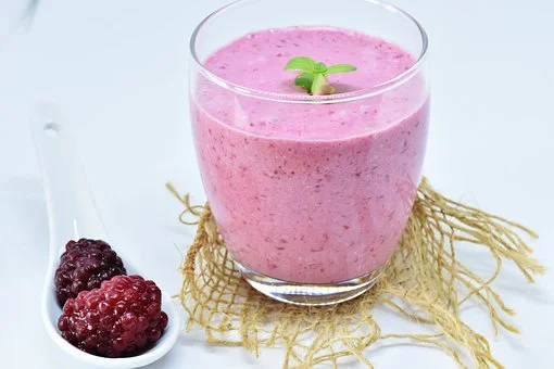 milk-3176015__340-beverage