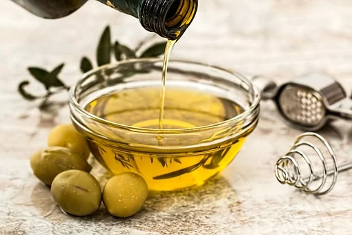 olive-oil-968657__340-edible-oil